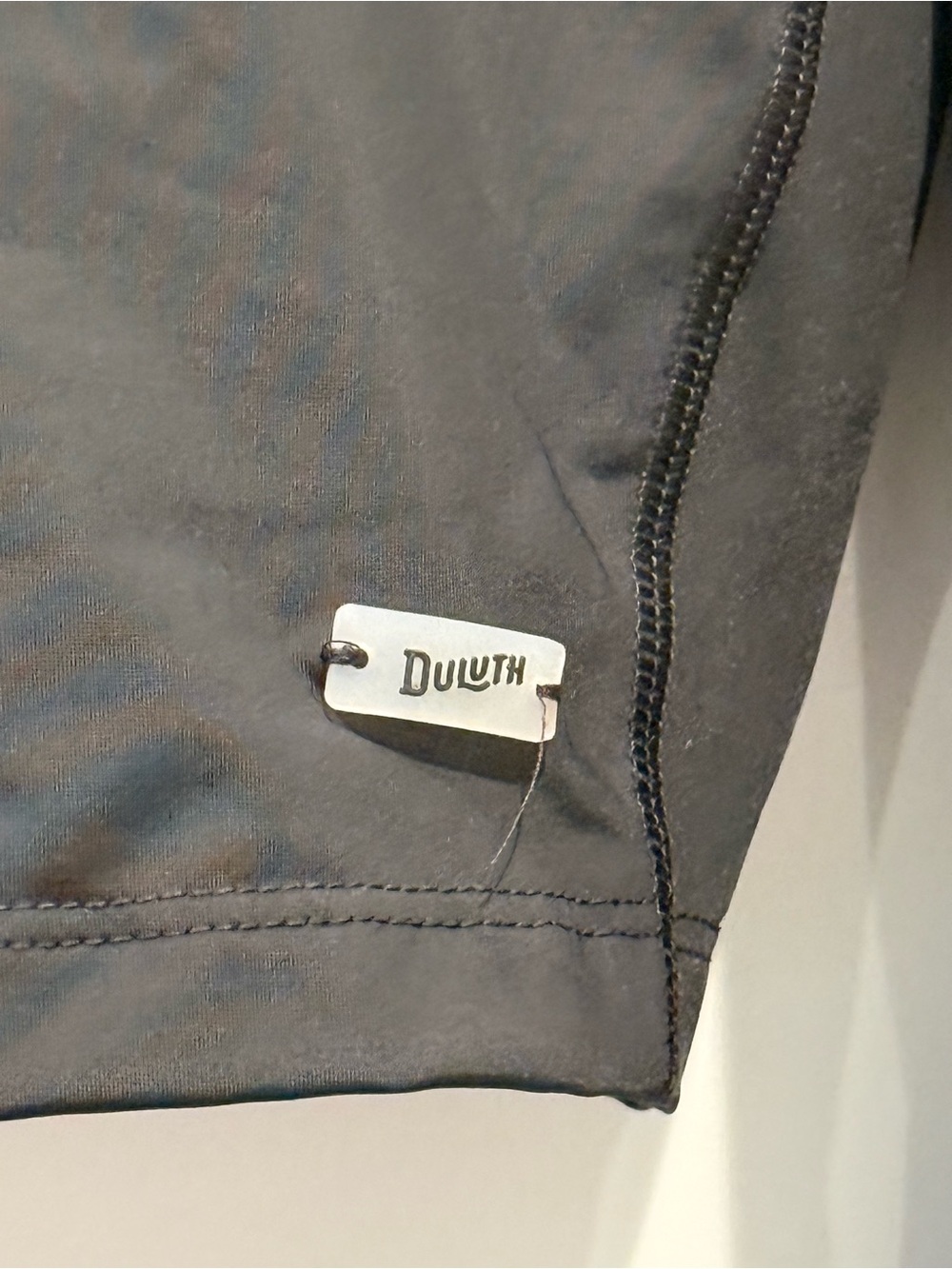 Duluth Trading Co Cropped Rash Guard - Picture 5 of 5